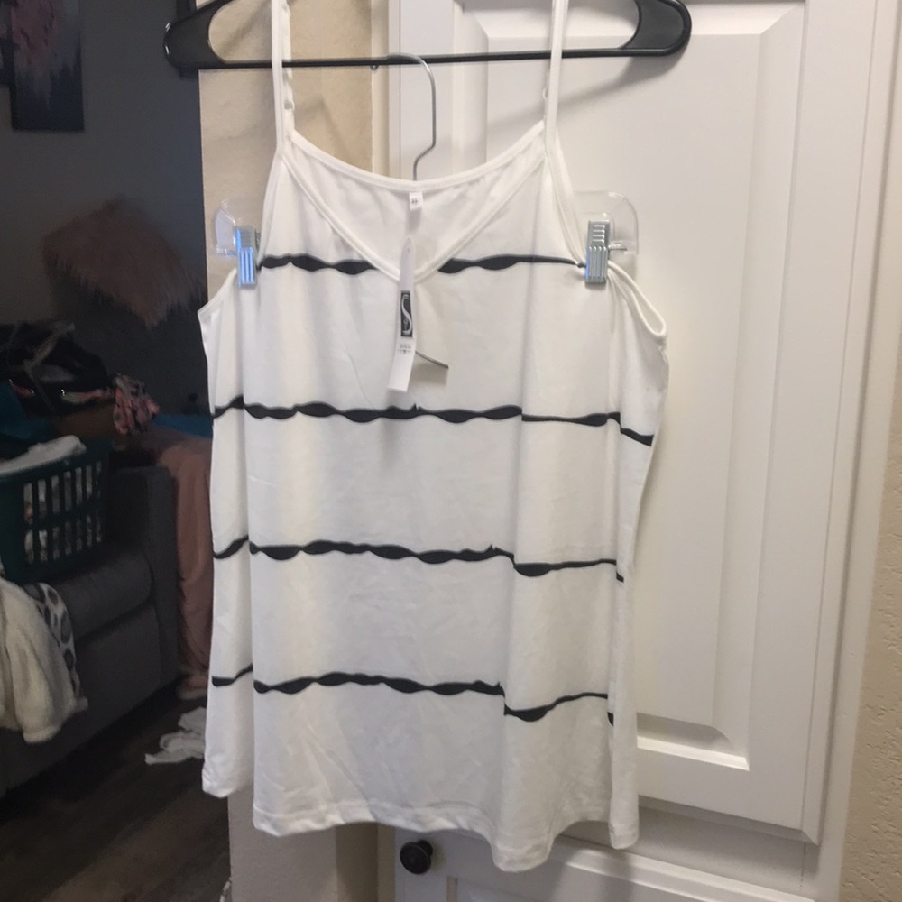 3 for $15 🦋🦋 Saukole white and charcoal grey striped tank top NWT